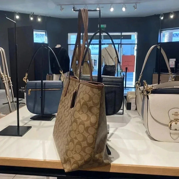 CITY TOTE IN SIGNATURE CANVAS (COACH 5696) - Picture 2 of 9